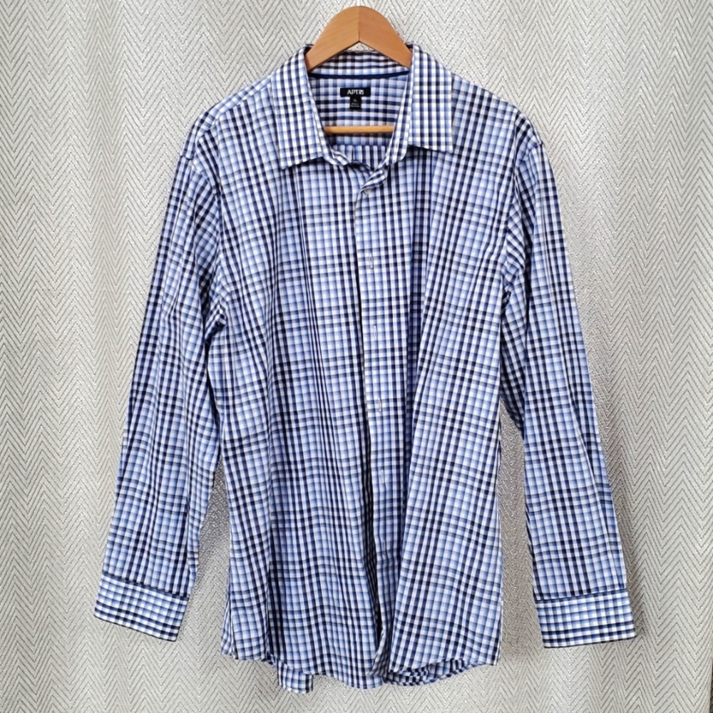 Men's long-sleeved dress shirt